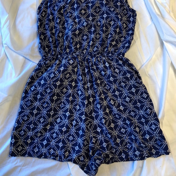 Forever21 sleeveless romper - Picture 7 of 8